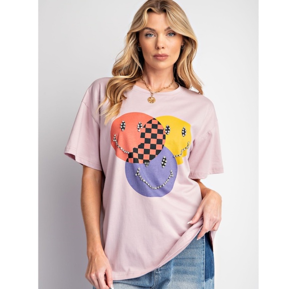 "The Gwen" Bedazzled Smiley Face Cotton Tee - Picture 1 of 4
